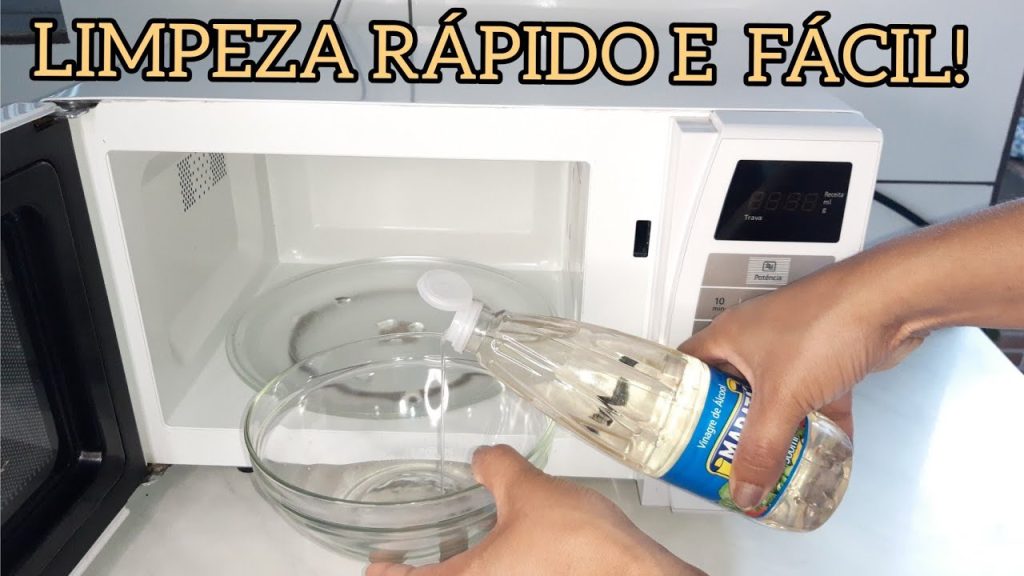 limpar o micro-ondas de um jeito muito fácil