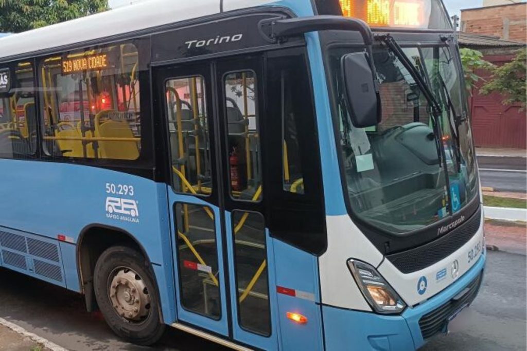 Motociclista e adolescente de 16 anos morrem após acidente com ônibus em Aparecida de Goiânia