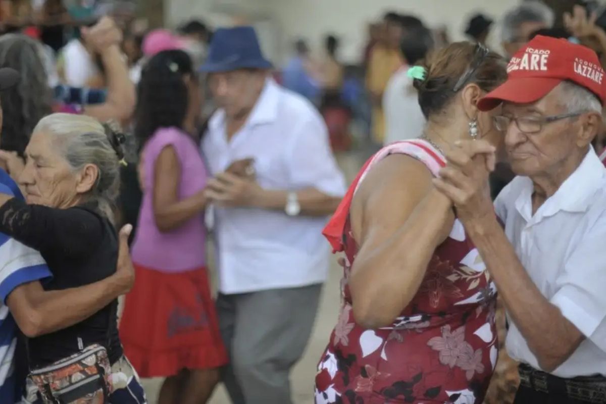 Pessoas nascidas entre 1950 e 1970 vivem um “ápice” de bem-estar emocional, segundo estudo