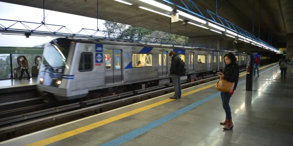 metrô São Paulo 24 horas