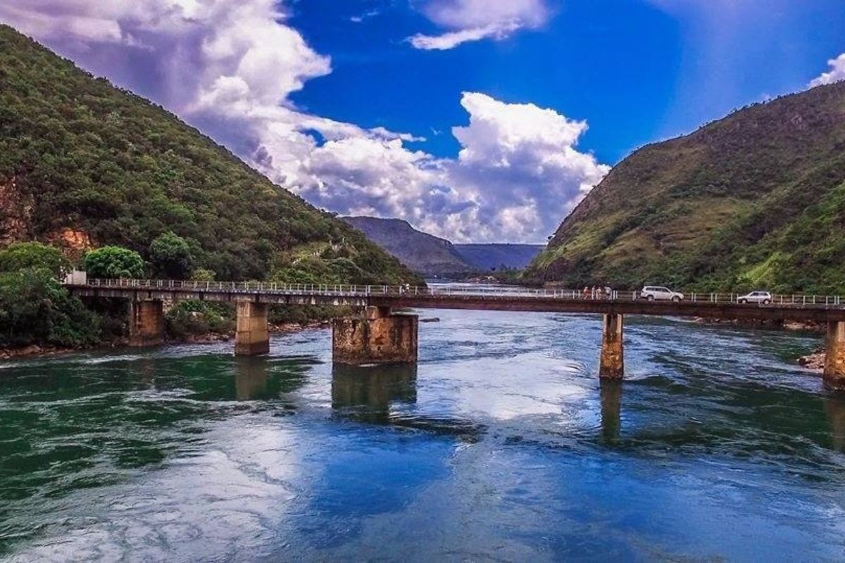 Parece a Suíça, mas fica entre São Paulo e Minas Gerais um cantinho com a vista mais mágica e bela