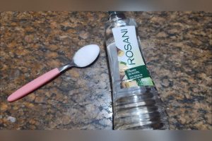 Misturar vinagre com açúcar e passar nos pés: para que serve e por que é recomendado