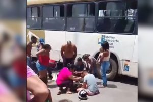 Motociclista colide com ônibus da Urban em Anápolis