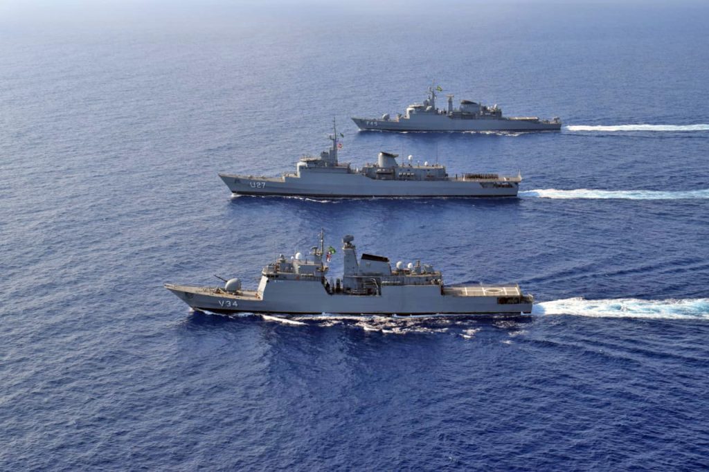 Marinha pede que população brasileira não entre no mar nos próximos dias