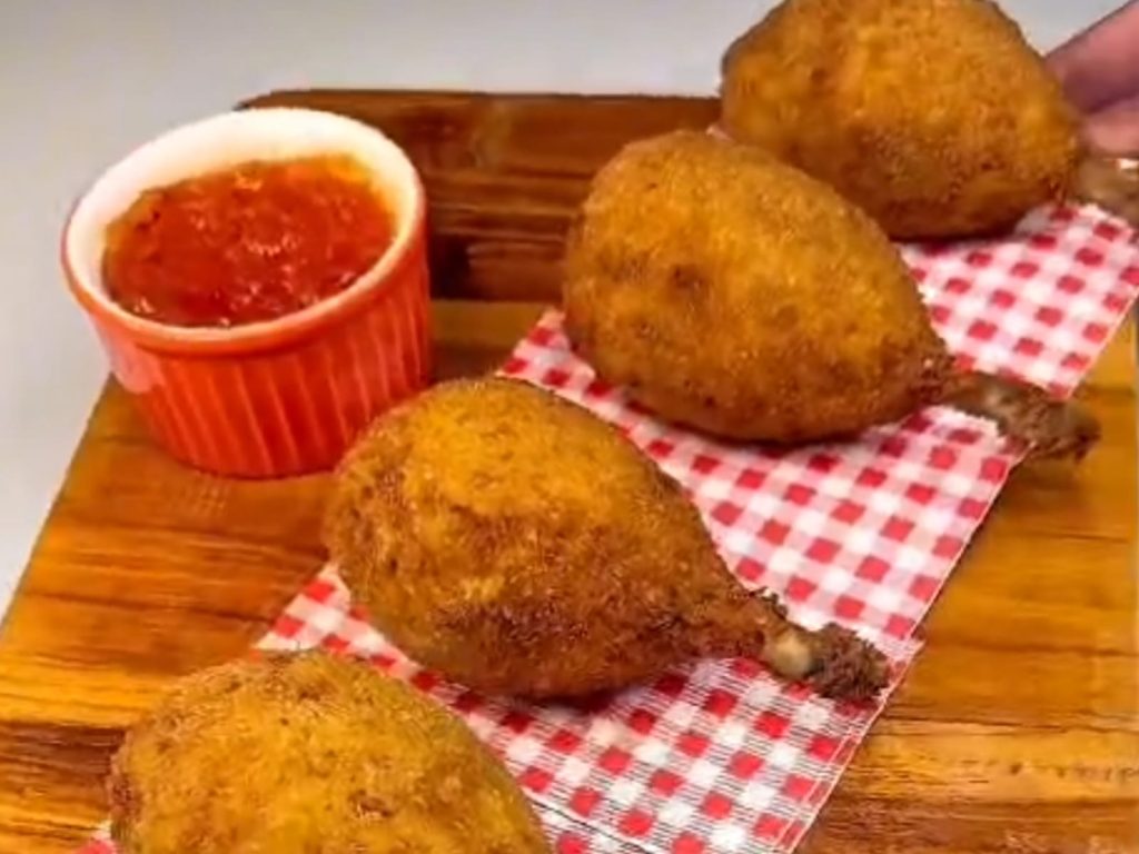 Coxa creme de frango: receita fácil, crocante e perfeita para servir em casa