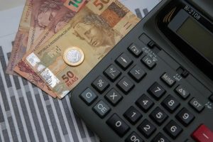 Quando uma pessoa que está devendo ao banco morre, o que os familiares devem fazer para não herdar as dívidas?