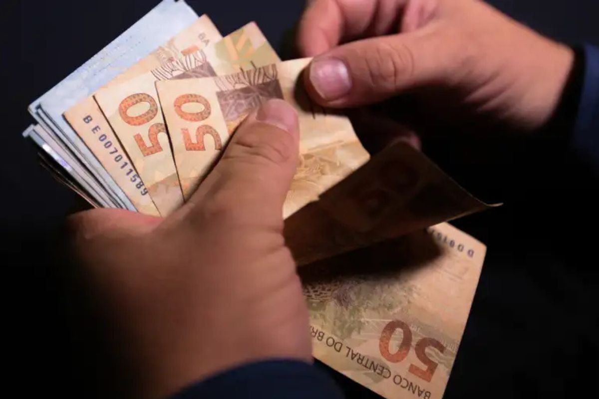 Quem trabalhou algum mês em 2024 tem direito a receber valores do Governo em 2026