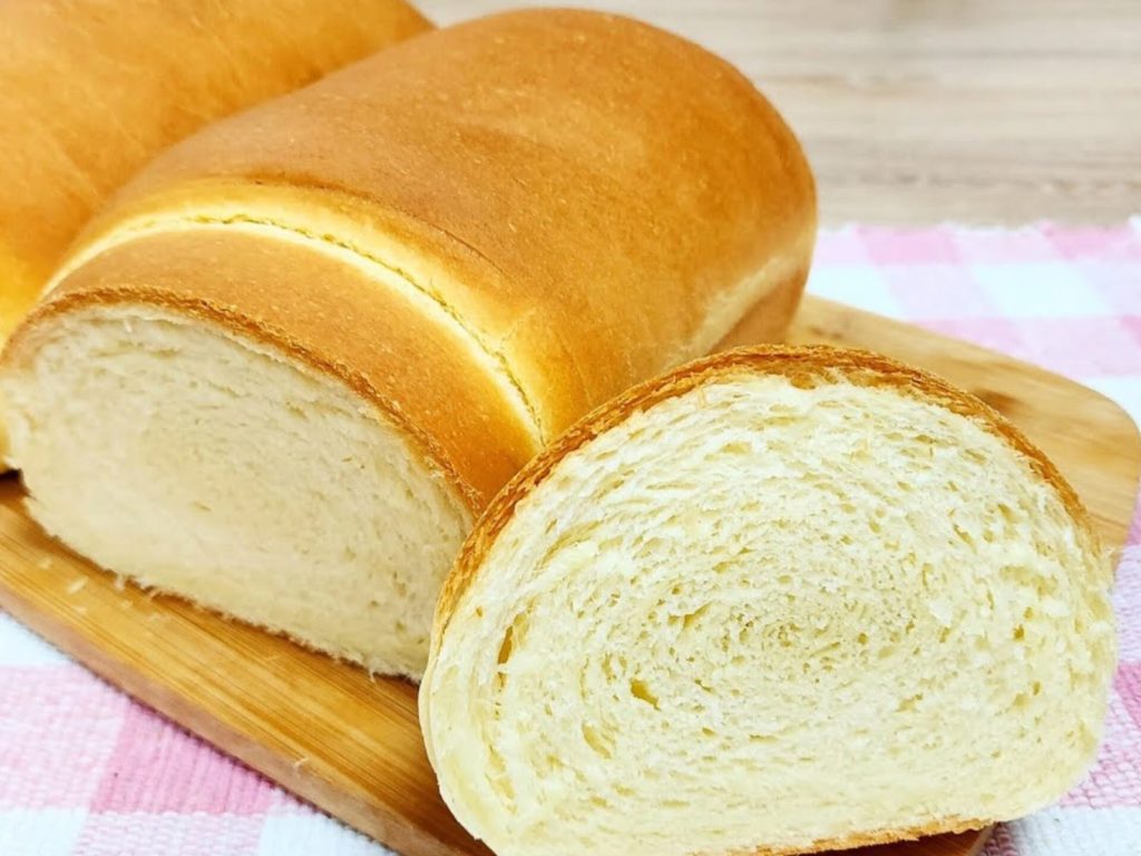Pão caseiro fácil e fofinho: receita com poucos ingredientes e sem mistério