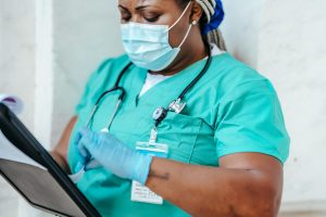 Profissões que mais devem ganhar espaço em 2026, segundo o LinkedIn