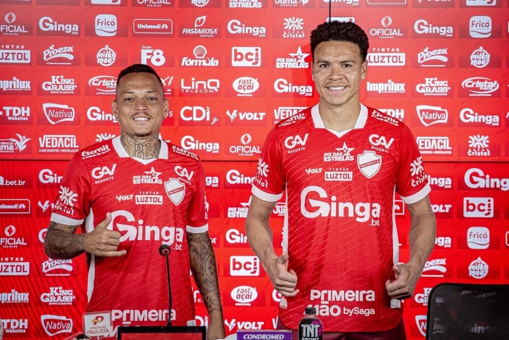 Estrela em novo uniforme do Vila Nova gera polêmica entre torcedores