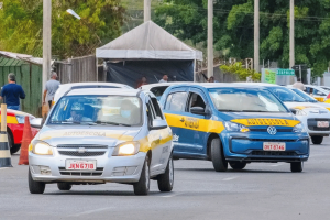 Novas regras da CNH reduziram exigências e fizeram autoescolas baixar preços, com pacotes básicos a partir de R$ 240
