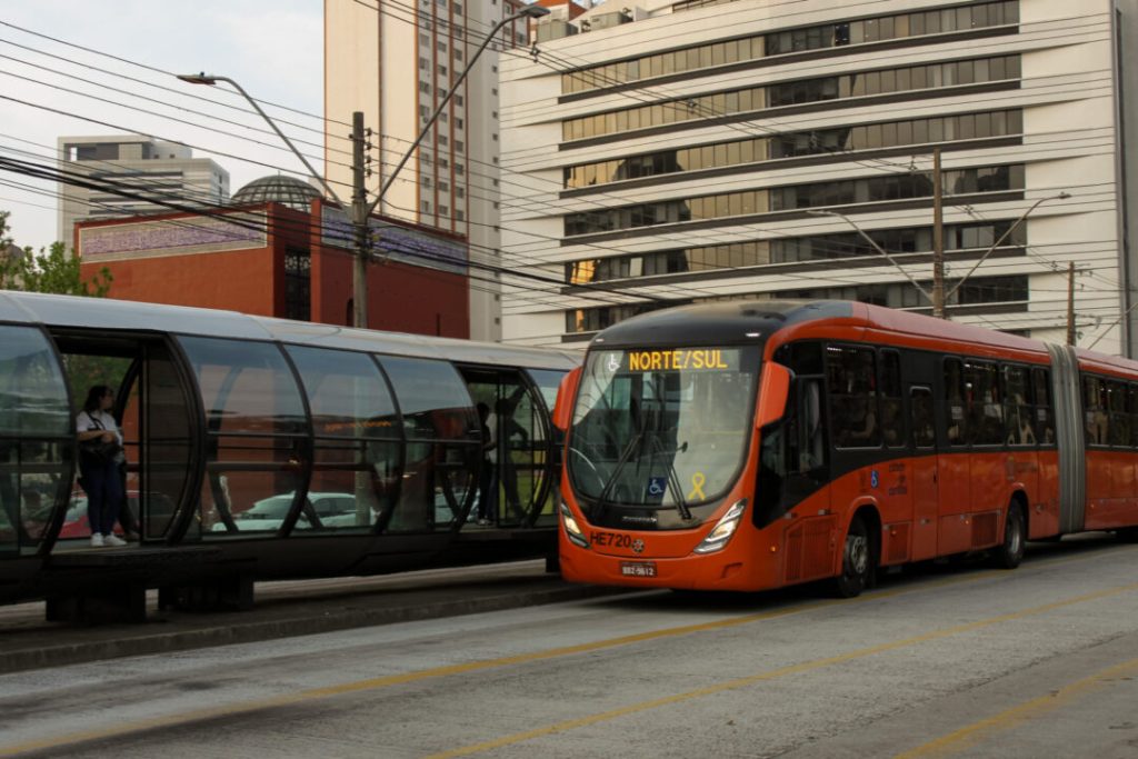 Não é São Paulo, nem Rio: a capital brasileira com o melhor sistema de transporte público e passagem mais barata do país