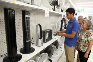 Simples, acessível e presente em milhões de lares de classe média, esse item ajuda a enfrentar o calor todos os dias