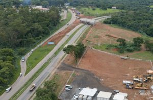 Obras de viaduto na GO-020