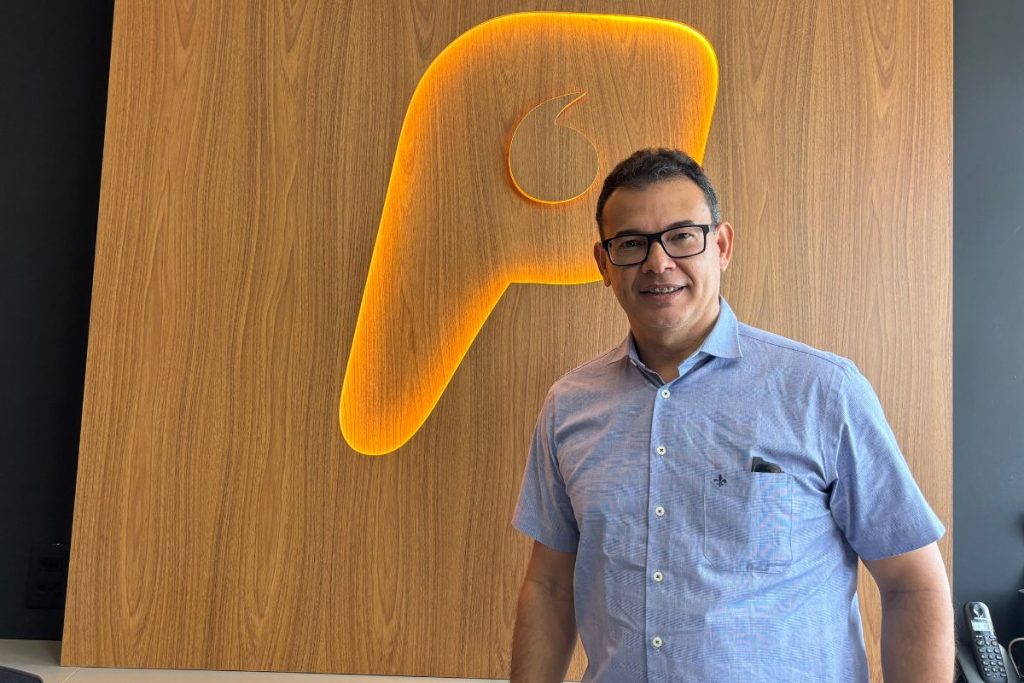 Fundador do Portal Surgiu, sucesso no Tocantins, visita redação do Portal 6