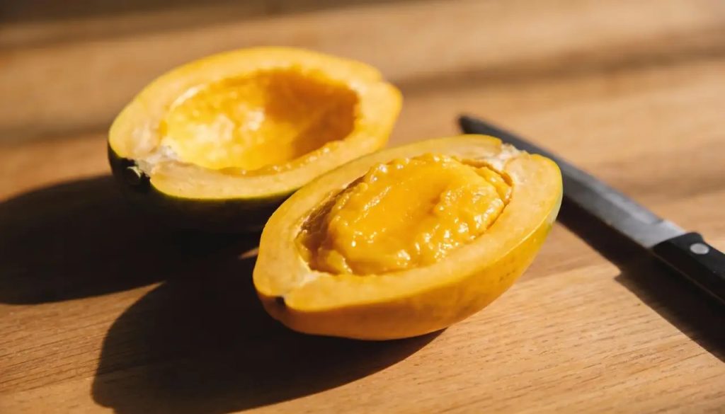 Fruta que tem gosto de doce de leite: canistel