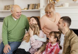 Quem cresce em famílias numerosas costuma ter 4 qualidades raras, segundo a psicologia