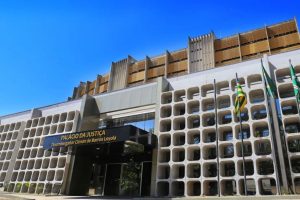 Copiadora de Goiânia repassava documentos de clientes ao Comando Vermelho para fraudes de R$ 500 milhões