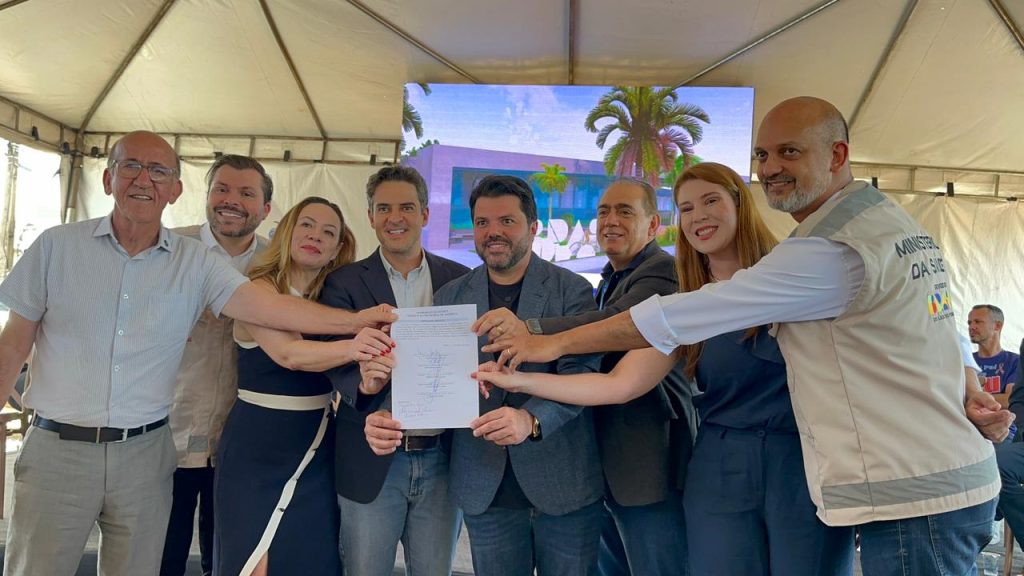 Ordem de serviço que torna oficial o início das obras da nova policlínica foi assinada durante cerimônia em Anápolis.