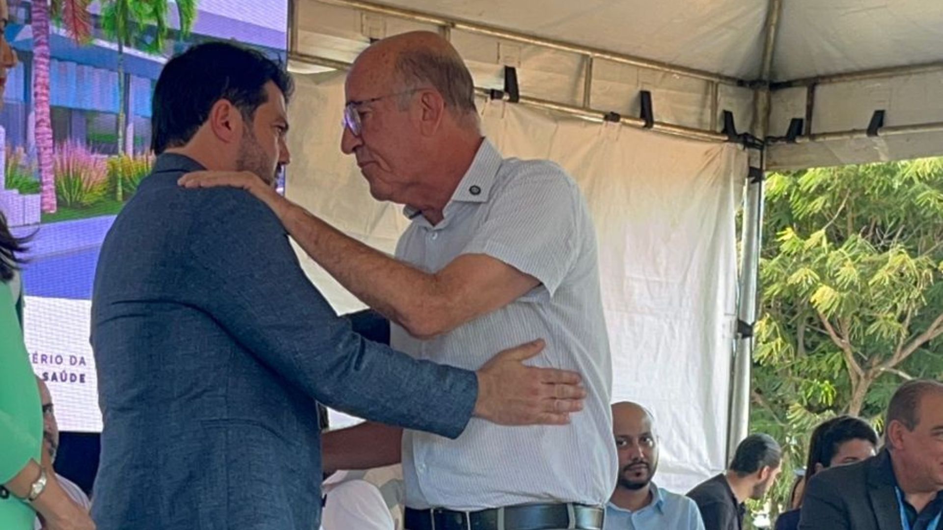 Prefeito Márcio Corrêa (PL) e deputado federal Rubens Otoni (PT) destacaram a necessidade de parceria para atender à população. 