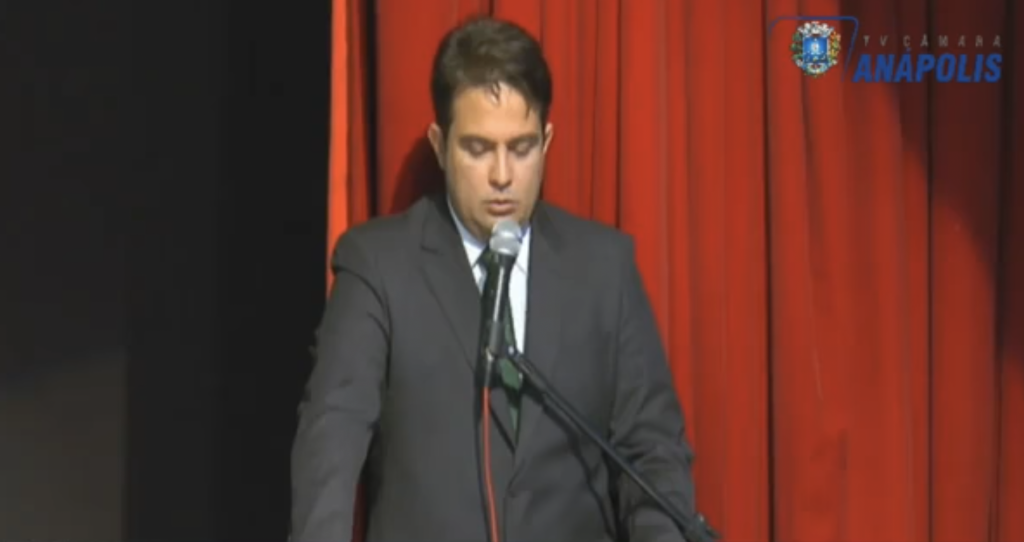 Roberto Naves, então no PTB, em discurso de posse como prefeito de Anápolis, em 1º de janeiro de 2017