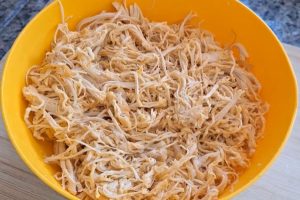 Truque de chefe para desfiar frango