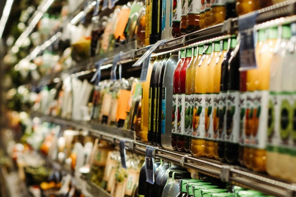 Fim dos caixas de supermercado? Tecnologia da Amazon pode eliminar filas e mudar o jeito de comprar