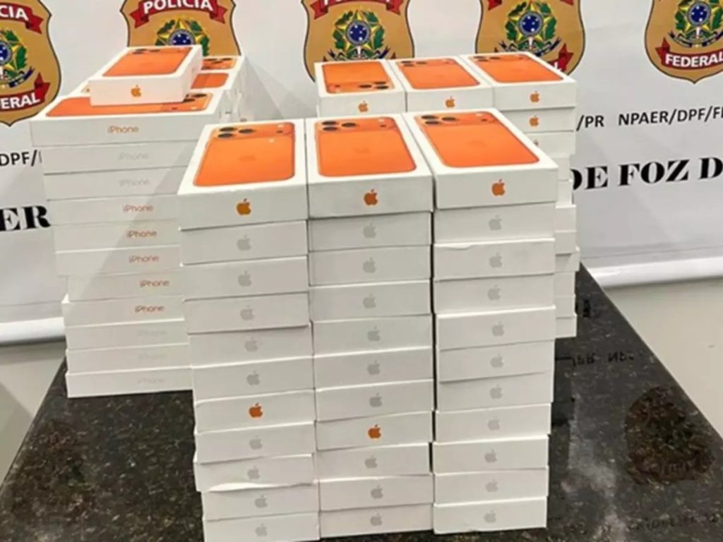 Passageiro é preso ao tentar embarcar com 100 celulares no aeroporto de Foz