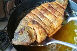 Truque dos restaurantes para fritar peixe sem respingar óleo e sem deixar cheiro pela casa