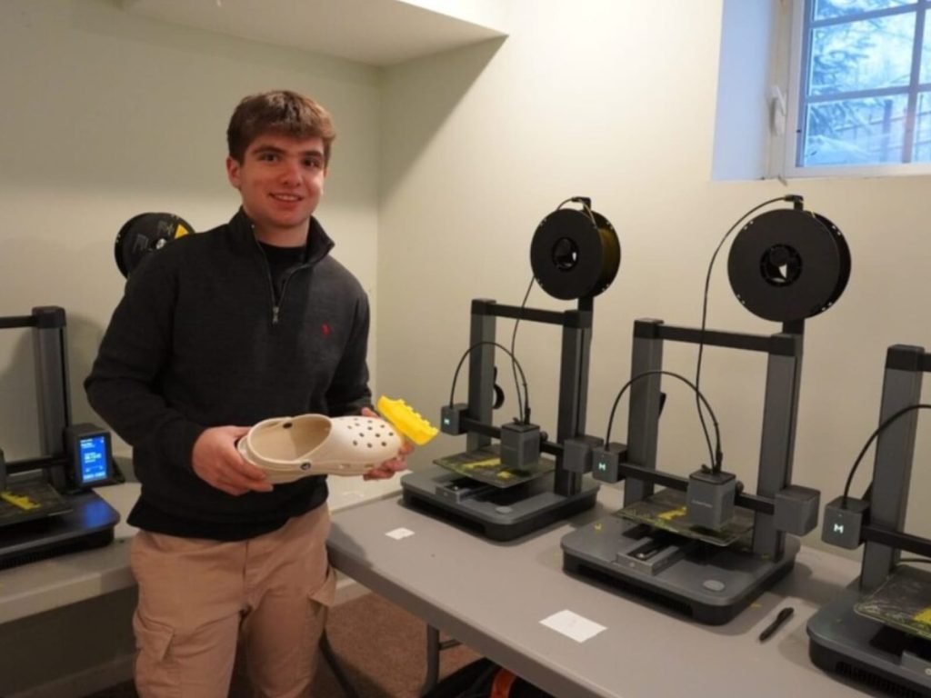 Com apenas 18 anos, jovem transforma impressoras 3D em negócio milionário e fatura R$ 1,6 milhão em um mês