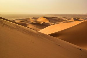 Descoberta surpreendente revela lago subterrâneo gigante escondido sob o deserto do Saara