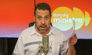 Fim da escala 6x1 deve aumentar produtividade, diz Boulos