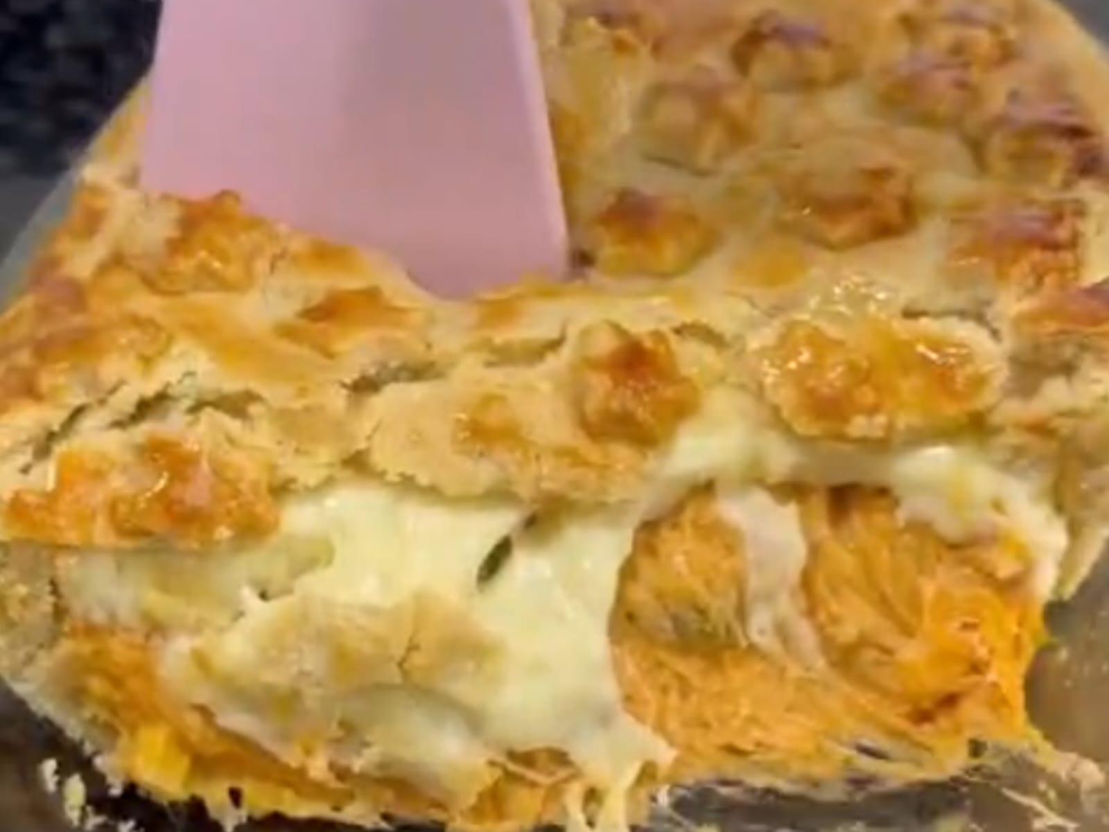 Empadão de frango com requeijão: receita cremosa e fácil para o lanche