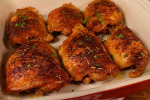 Cozinheira ensina como fazer coxa e sobrecoxa com crocância e sem ficar ressecada