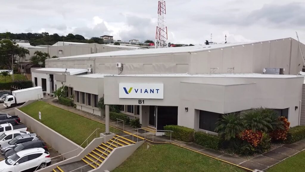 Empresa decide demitir 900 funcionários meses após anunciar expansão