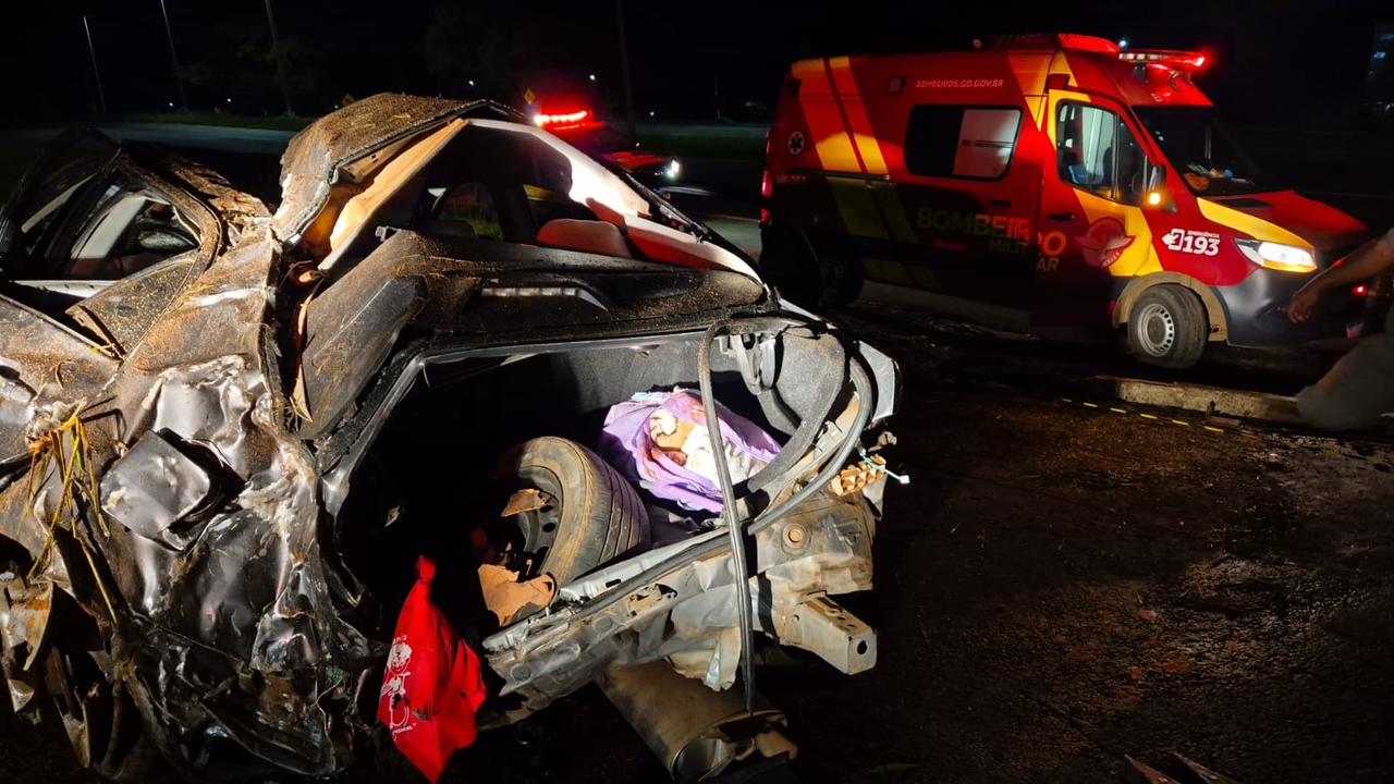 Grave acidente na GO-080 deixa duas pessoas mortas