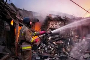 Rússia ataca sistema de energia da Ucrânia antes de reunião mediada pelos EUA