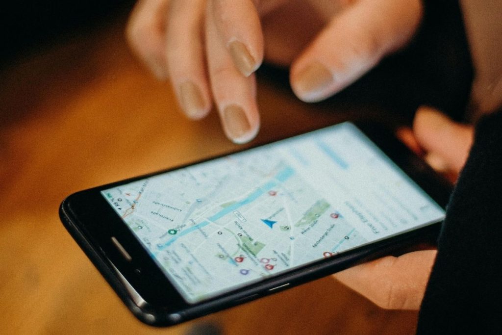 Esqueça os mapas comuns do celular: alternativa que supera o Waze vem ganhando cada vez mais adeptos