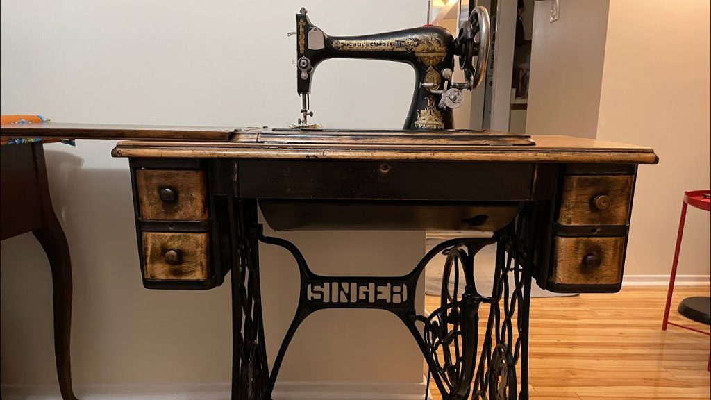 Máquina de costura antiga: ideia criativa transforma a peça em um móvel elegante