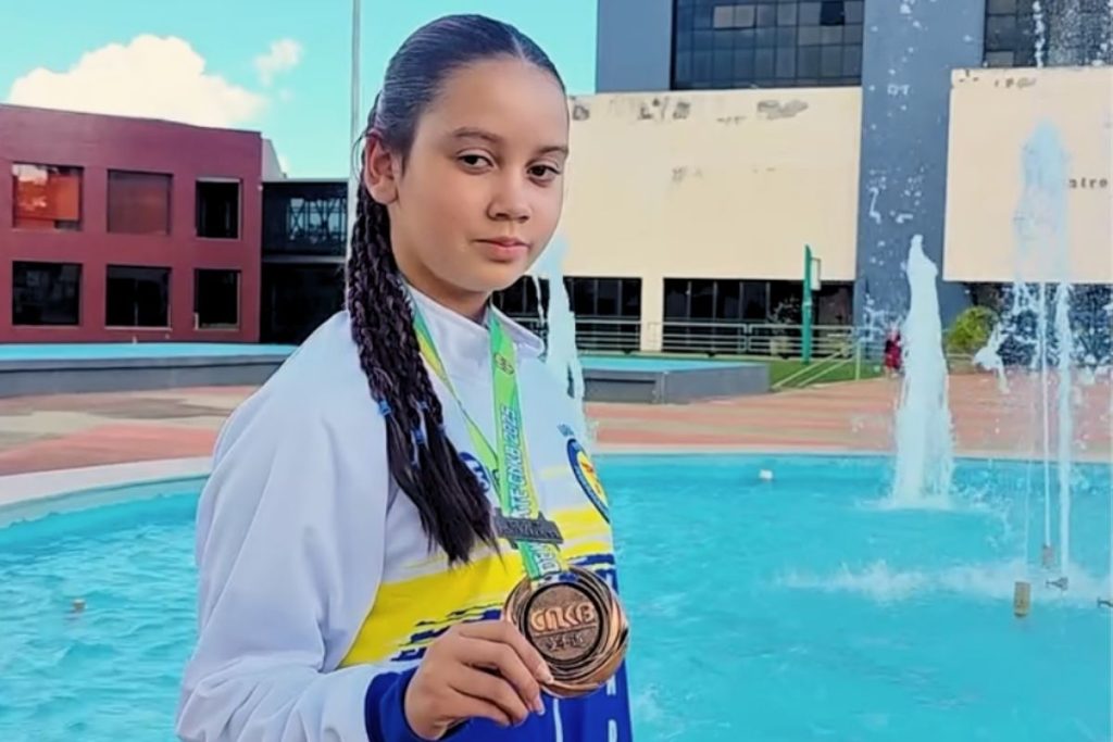 Annyele das Neves Moraes, de apenas 13 anos, foi classificada para o Campeonato Mundial de Karatê.