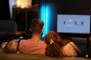 Considerado um dos melhores filmes da Pixar, Wall-E emociona ao abordar temas ambientais, tecnologia e humanidade em uma narrativa sensível e inovadora.