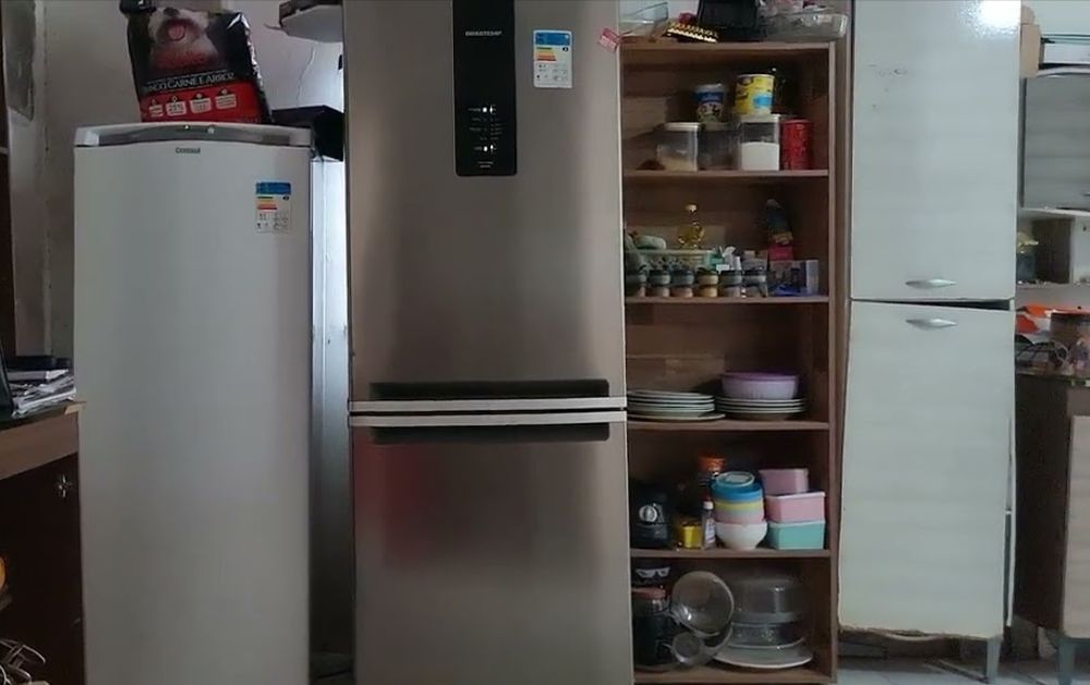 Compressor da geladeira pode render até R$ 200 e muita gente descarta sem saber; peça atrai recicladores e oficinas especializadas.