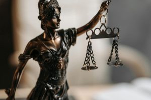 LEI ENTRA EM VIGOR E VIÚVOS E VIÚVAS