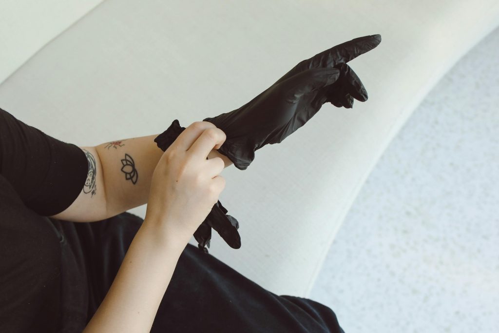 O que significa o fato de alguém sempre usar preto, segundo a psicologia