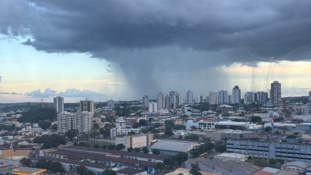 Chuva caindo em Anápolis. Tempestades