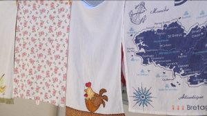 Misturinha caseira que viralizou na internet ensina como deixar os panos de prato branquinhos, sem esfregar e sem usar produtos de limpeza fortes.