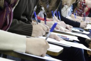 Concurso da Secretaria de Saúde de Goiás terá 50 vagas e salário de quase R$ 10 mil