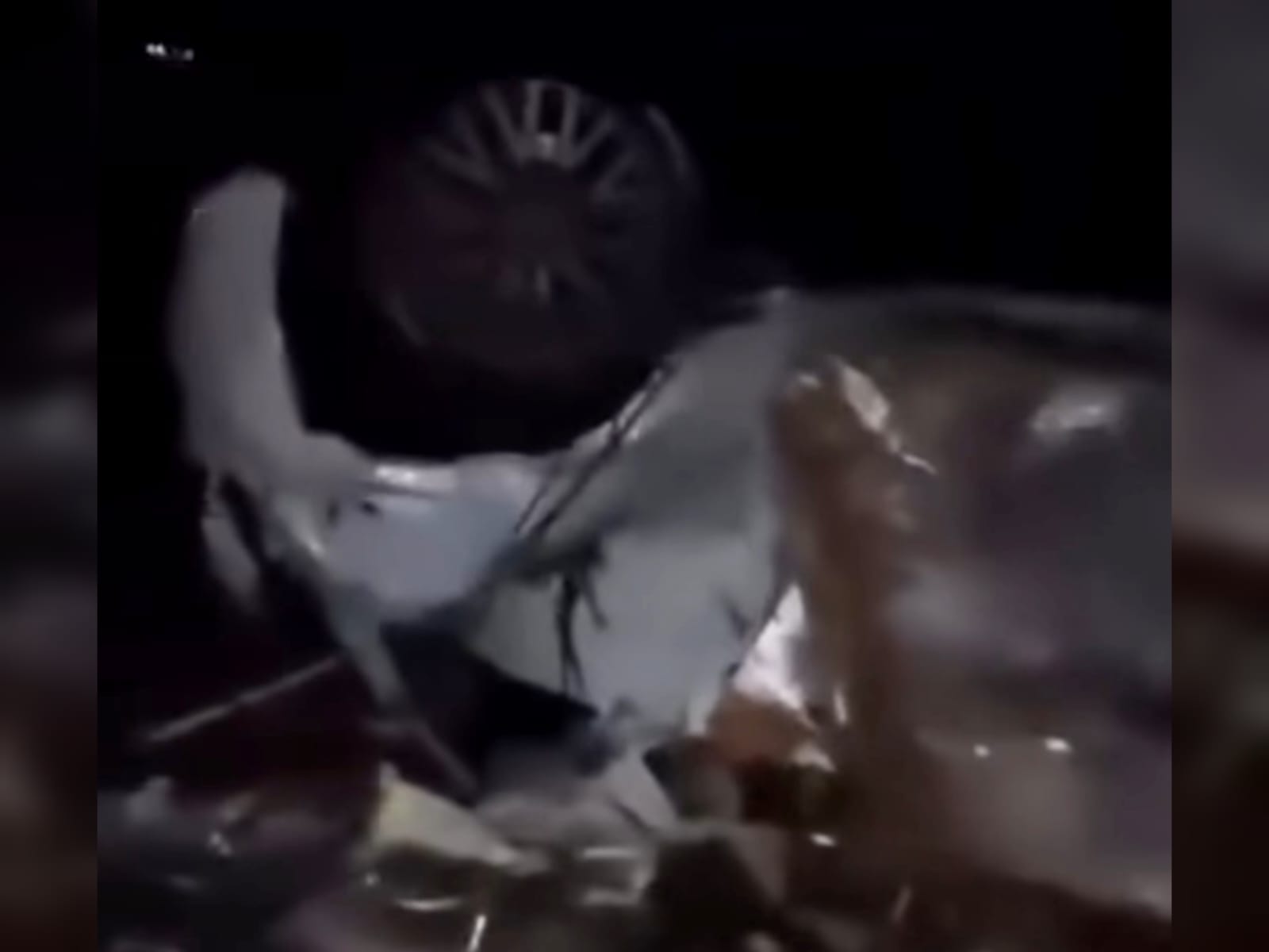 Homem morre após colisão entre carro e caminhão na GO-330, entre Anápolis e Leopoldo de Bulhões