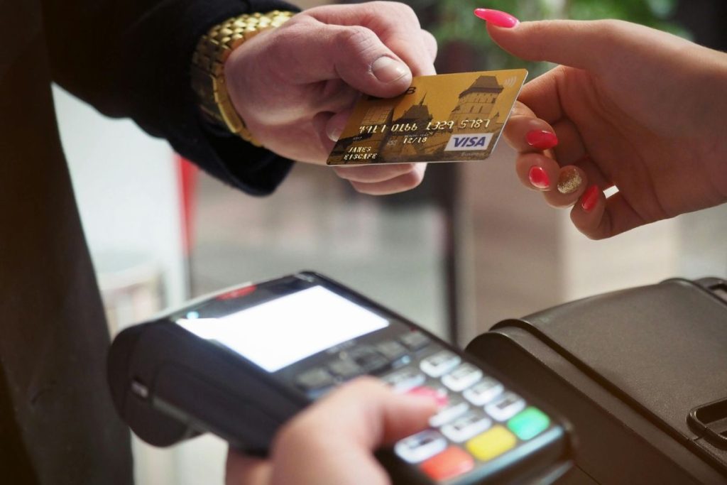 Quem tem cartão de crédito deve ficar atento