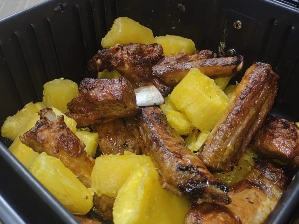 Chega de costelinha de porco seca: chef ensina como deixá-la macia e suculenta na airfryer